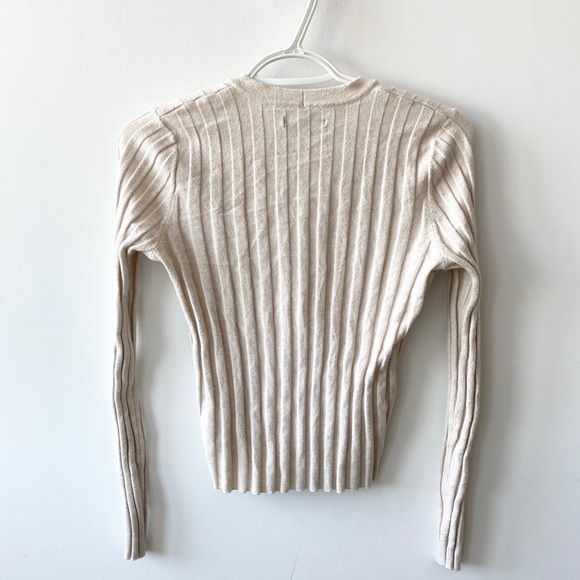 American Eagle fitted button up v-neck cardigan - Picture 7 of 10